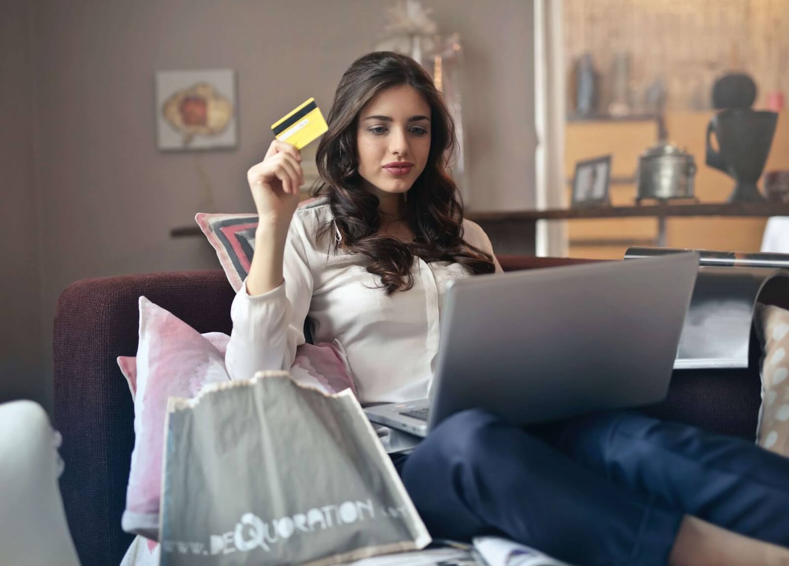 How To Use HelloBrand Shopify App To Increase Your Conversions?